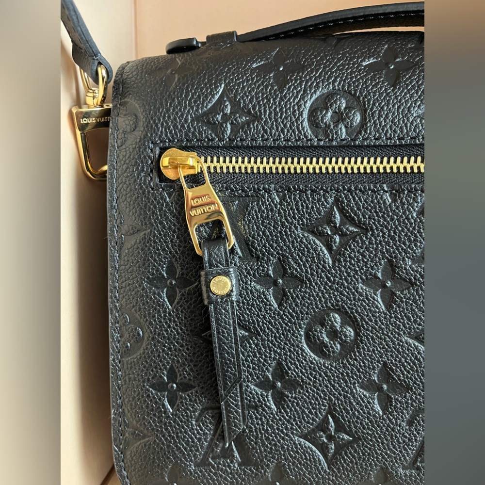 NEW - NWT LOUIS VUITTON M41487 Pochette Métis - Picture 14 of 17